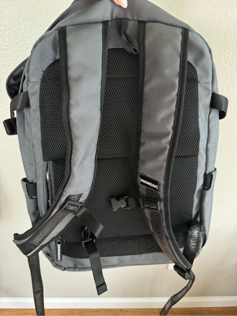 Hoonigan Metal Bar backpack. Gray/black